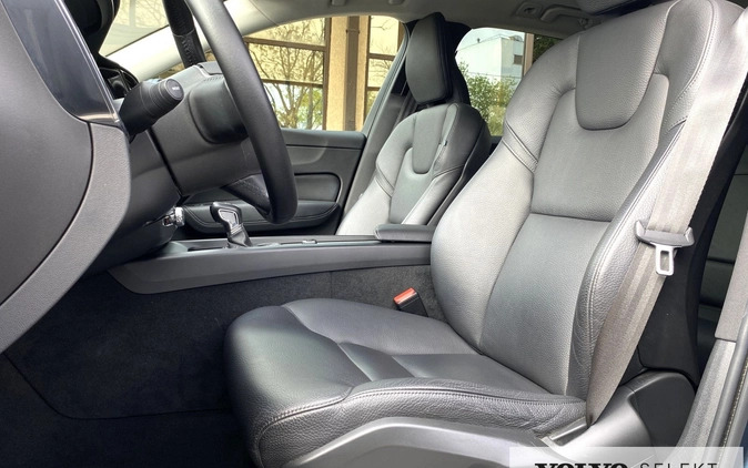 Volvo XC 60 cena 159900 przebieg: 109975, rok produkcji 2019 z Toruń małe 596